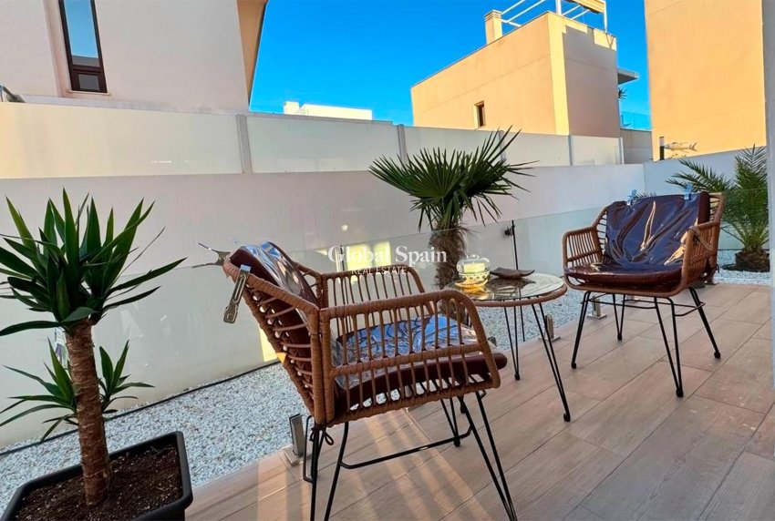 Venta - VILLA -
ROJALES - Ciudad Quesada
