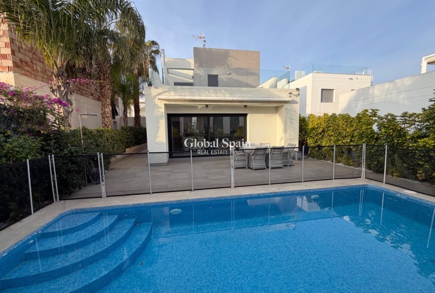 Venta - VILLA -
ROJALES - Cuidad Quesada