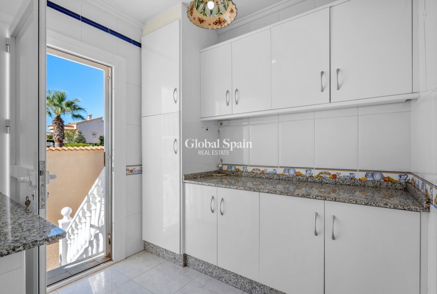 Venta - VILLA -
ROJALES - Inland