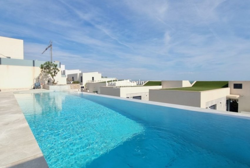 Venta - VILLA -
ROJALES - Inland