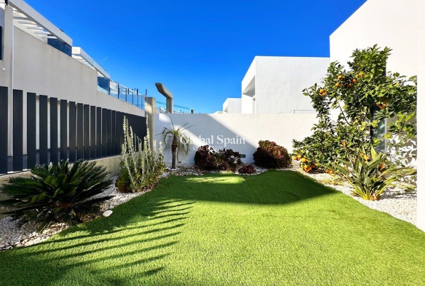 Venta - VILLA -
ROJALES - Inland