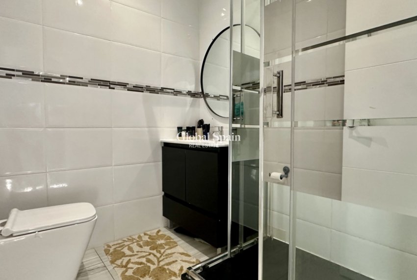 Venta - VILLA -
ROJALES - Inland