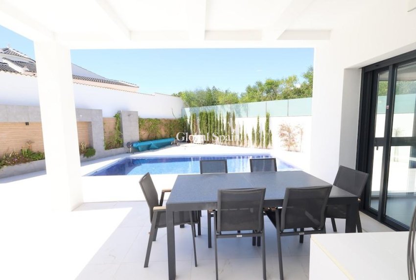 Venta - VILLA -
ROJALES - Inland