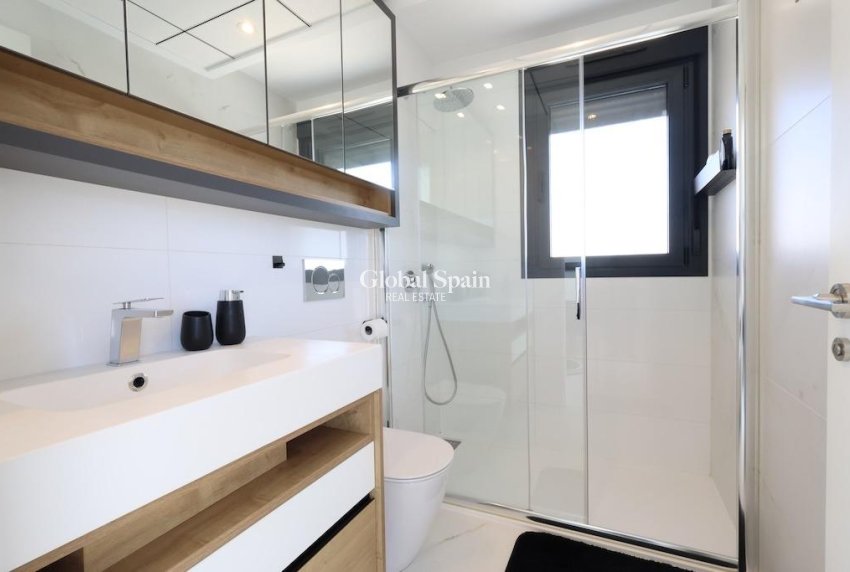 Venta - VILLA -
ROJALES - Inland