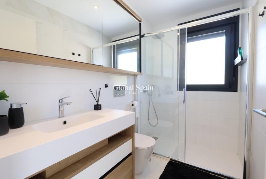 Venta - VILLA -
ROJALES - Inland
