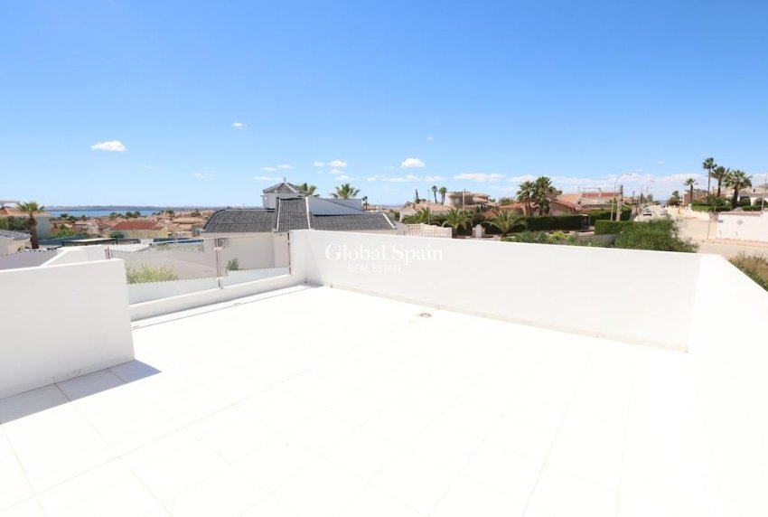 Venta - VILLA -
ROJALES - Inland