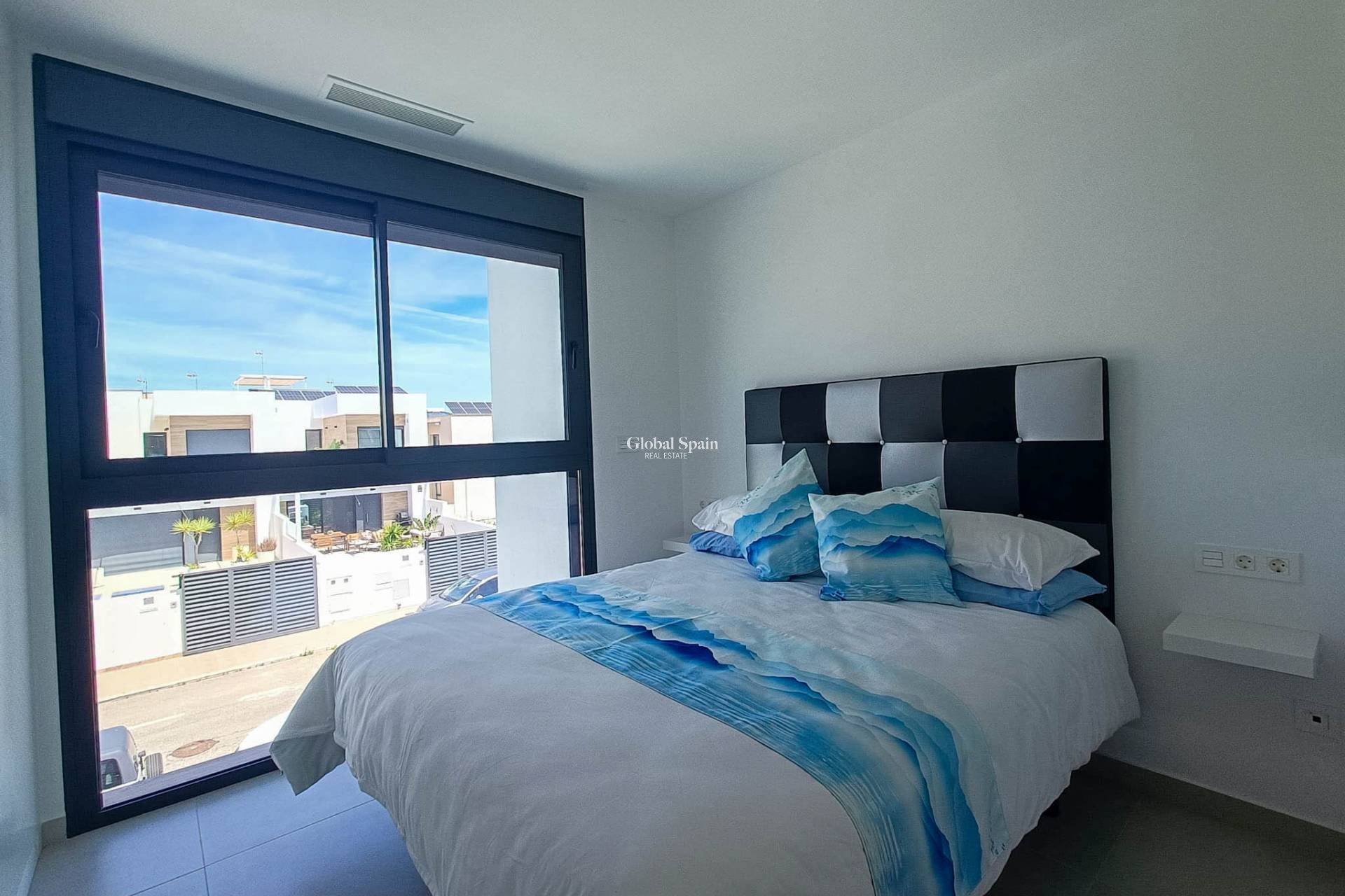 Venta - VILLA -
ROJALES - Inland