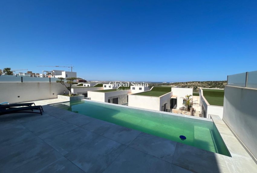 Venta - VILLA -
ROJALES - Inland