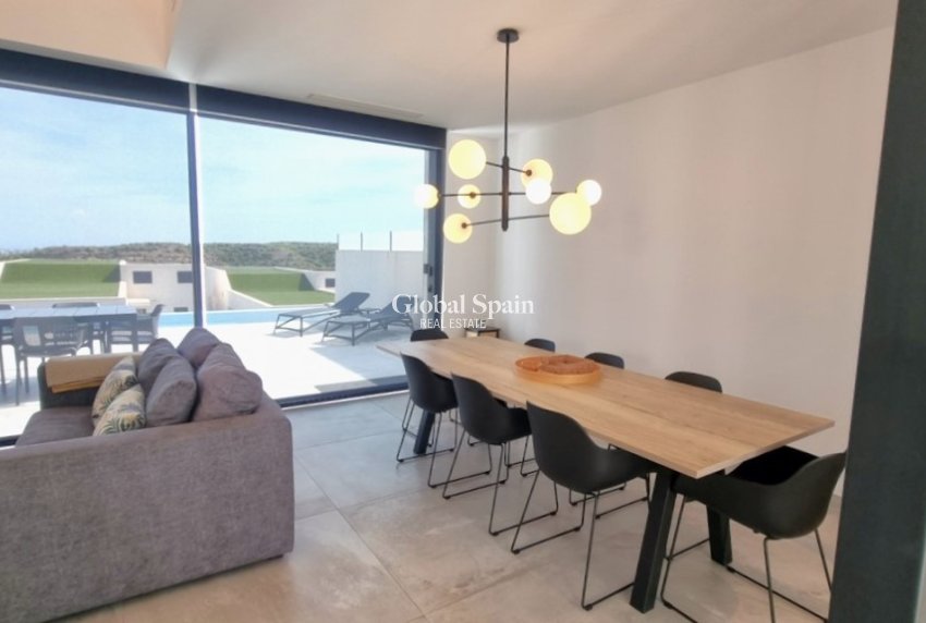 Venta - VILLA -
ROJALES - Inland