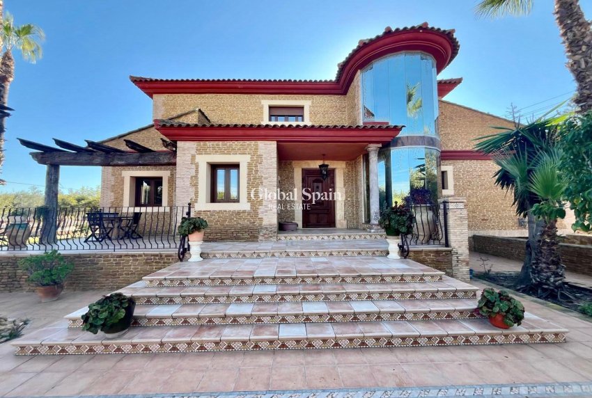 Venta - VILLA -
ROJALES - La Vega Baja