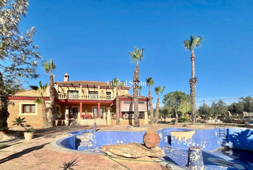 Venta - VILLA -
ROJALES - La Vega Baja