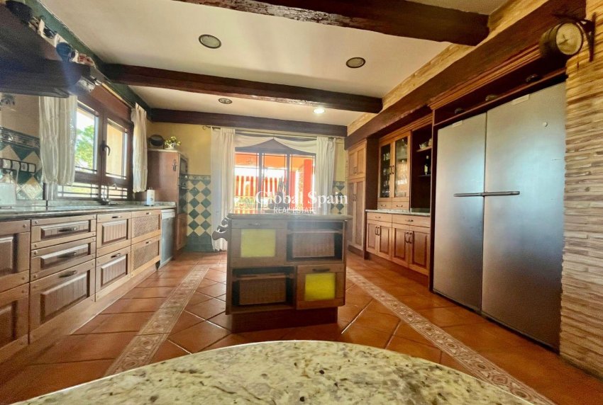 Venta - VILLA -
ROJALES - La Vega Baja