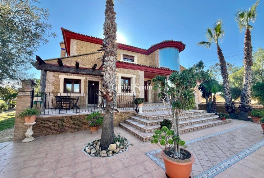 Venta - VILLA -
ROJALES - La Vega Baja