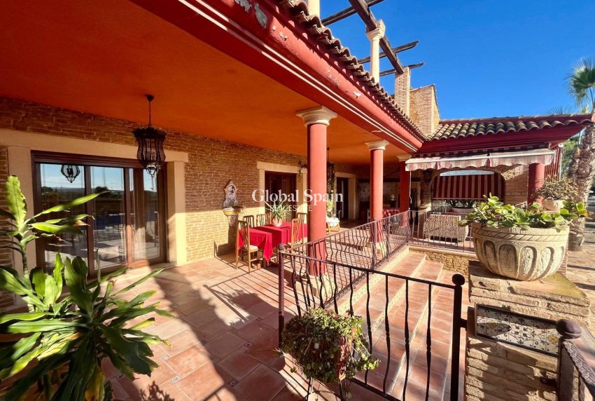 Venta - VILLA -
ROJALES - La Vega Baja