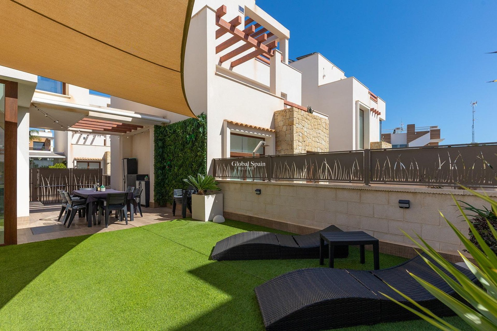 Venta - VILLA -
ROJALES - Pueblo bravo
