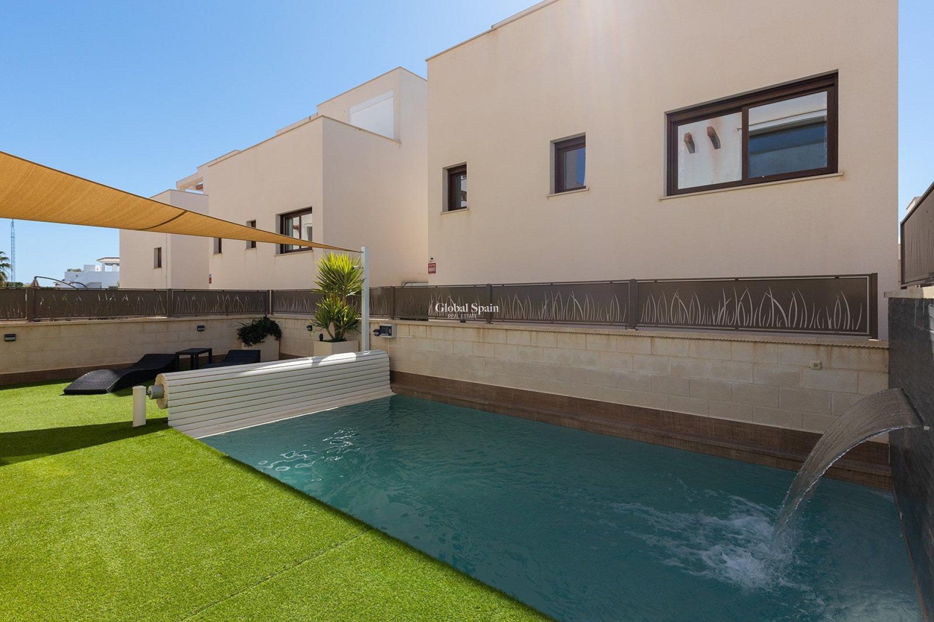 Venta - VILLA -
ROJALES - Pueblo bravo