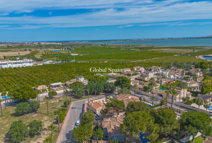 Venta - VILLA -
ROJALES - Pueblo Bravo