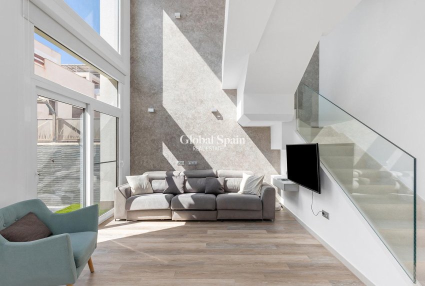 Venta - VILLA -
ROJALES - Pueblo bravo