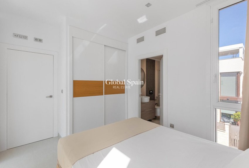 Venta - VILLA -
ROJALES - Pueblo bravo