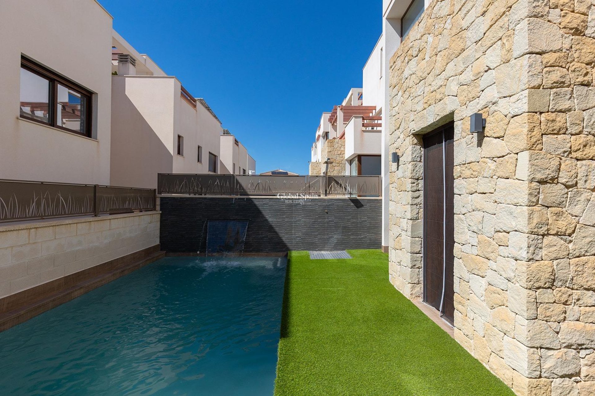 Venta - VILLA -
ROJALES - Pueblo bravo