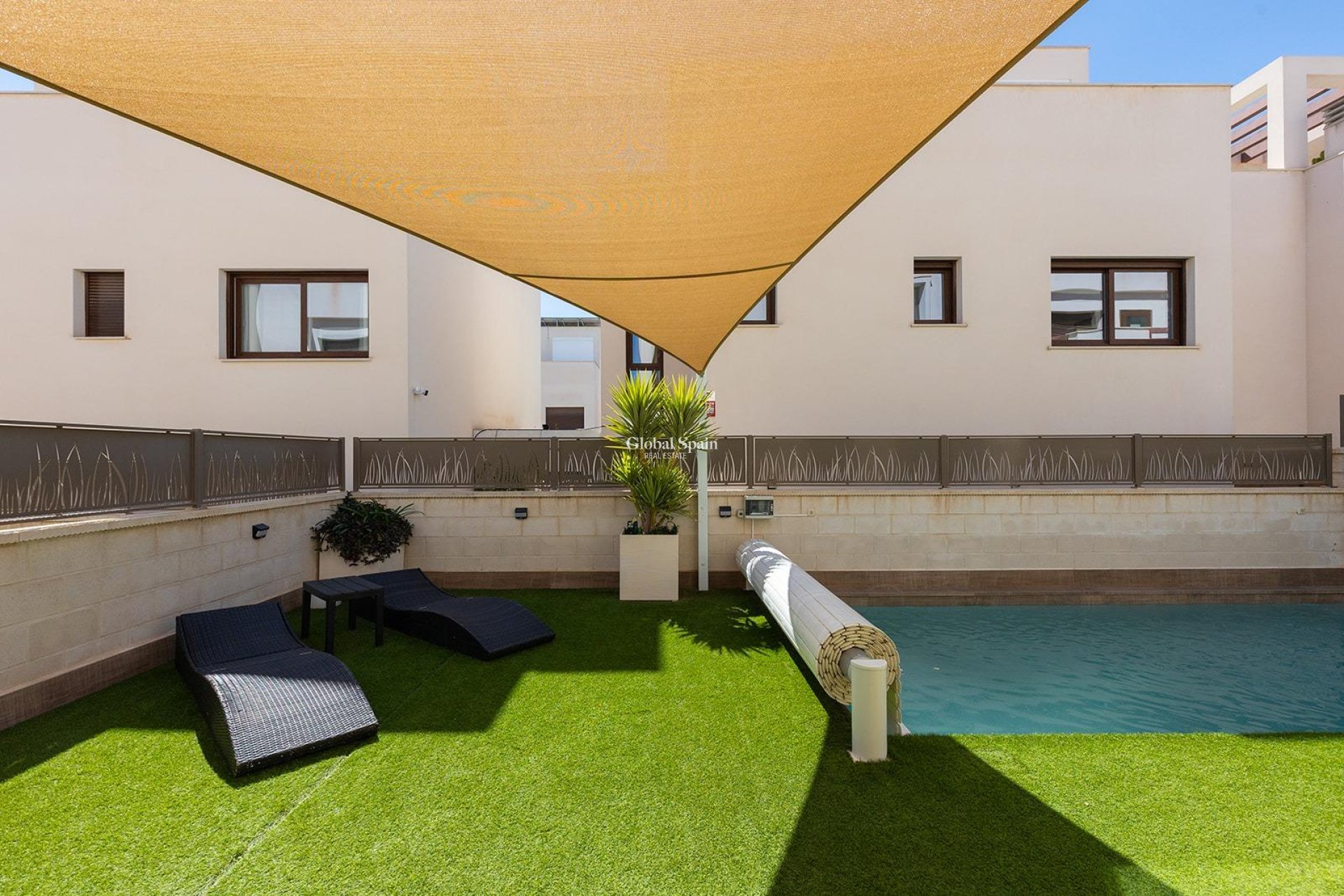 Venta - VILLA -
ROJALES - Pueblo bravo
