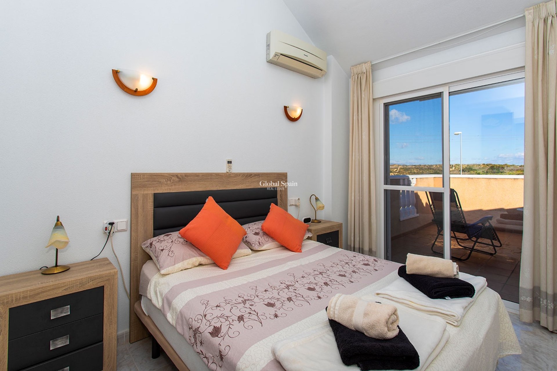 Venta - VILLA -
ROJALES - Pueblo