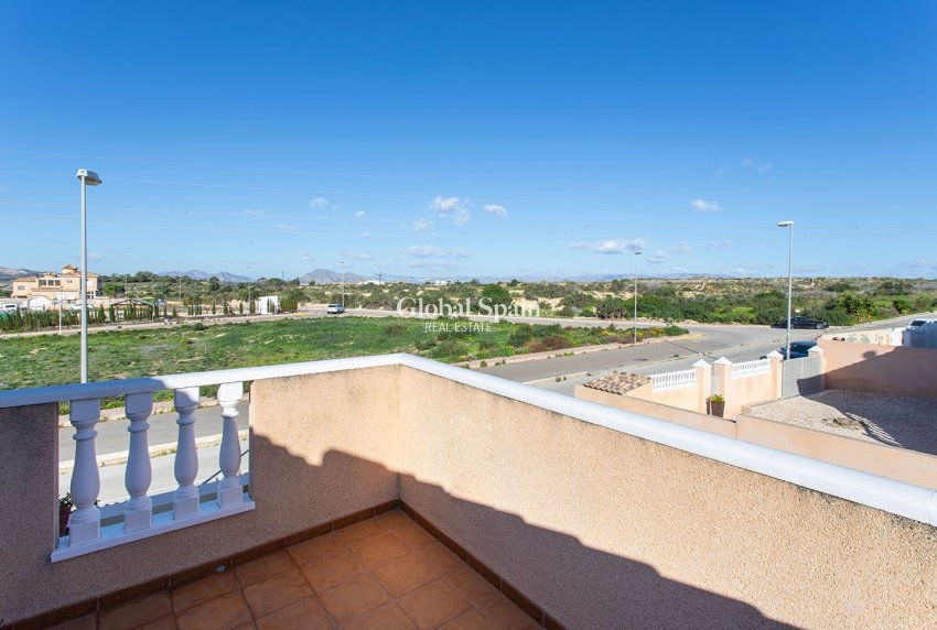 Venta - VILLA -
ROJALES - Pueblo