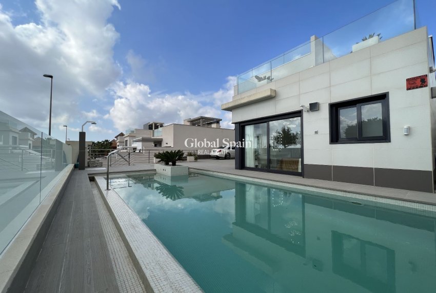 Venta - Villa -
SAN MIGUEL DE SALINAS - Costa Blanca Sur