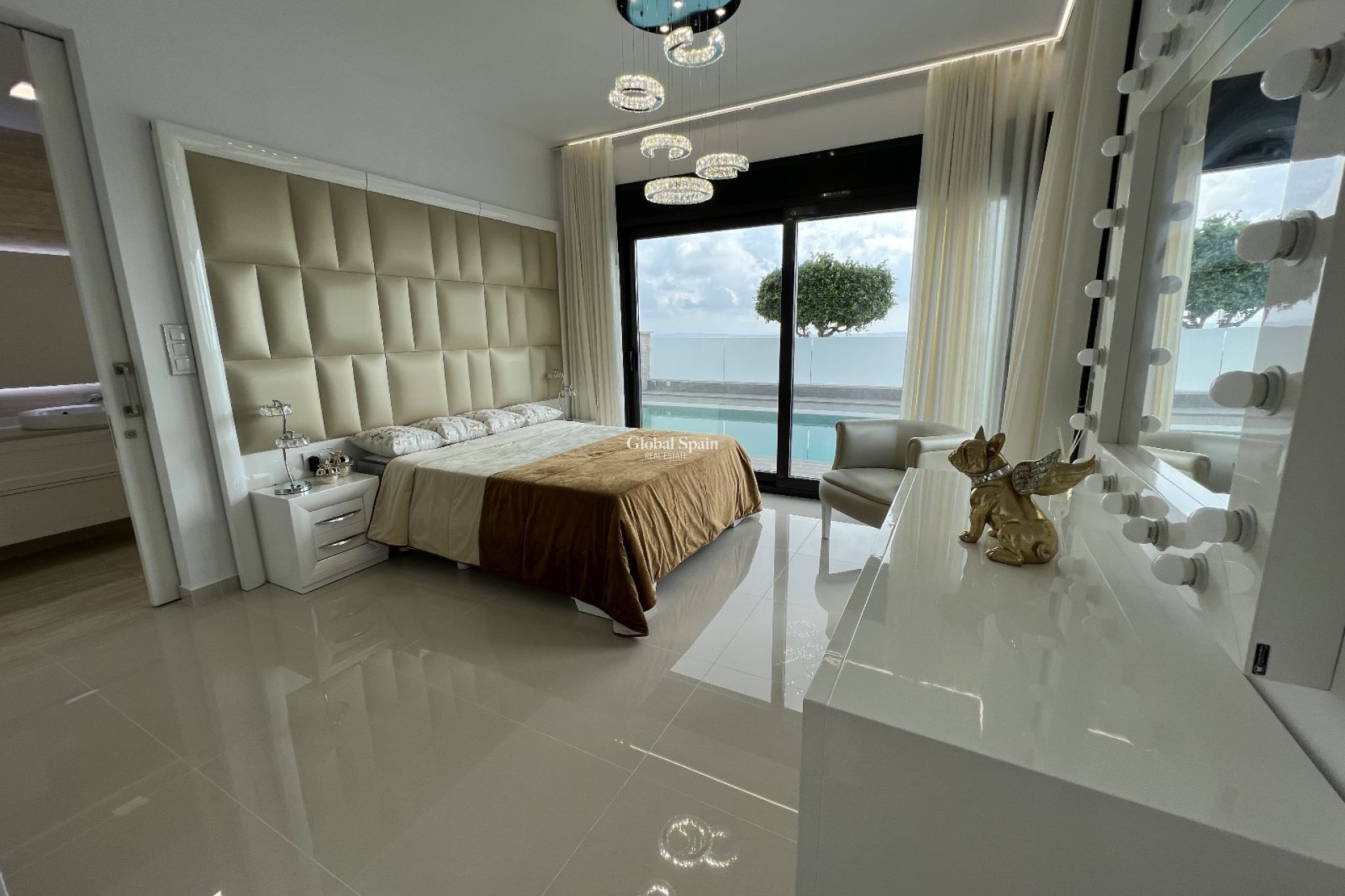 Venta - Villa -
SAN MIGUEL DE SALINAS - Costa Blanca Sur