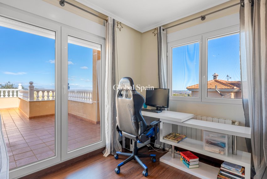 Venta - VILLA -
SAN MIGUEL DE SALINAS - Costa Blanca