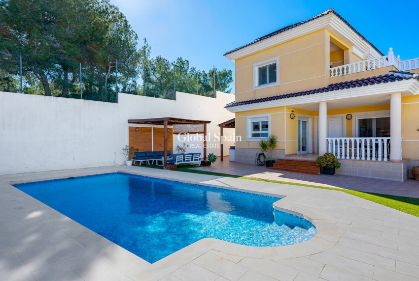 Venta - VILLA -
SAN MIGUEL DE SALINAS - Costa Blanca