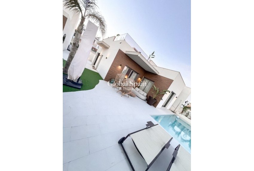 Venta - VILLA -
SAN MIGUEL DE SALINAS - Inland