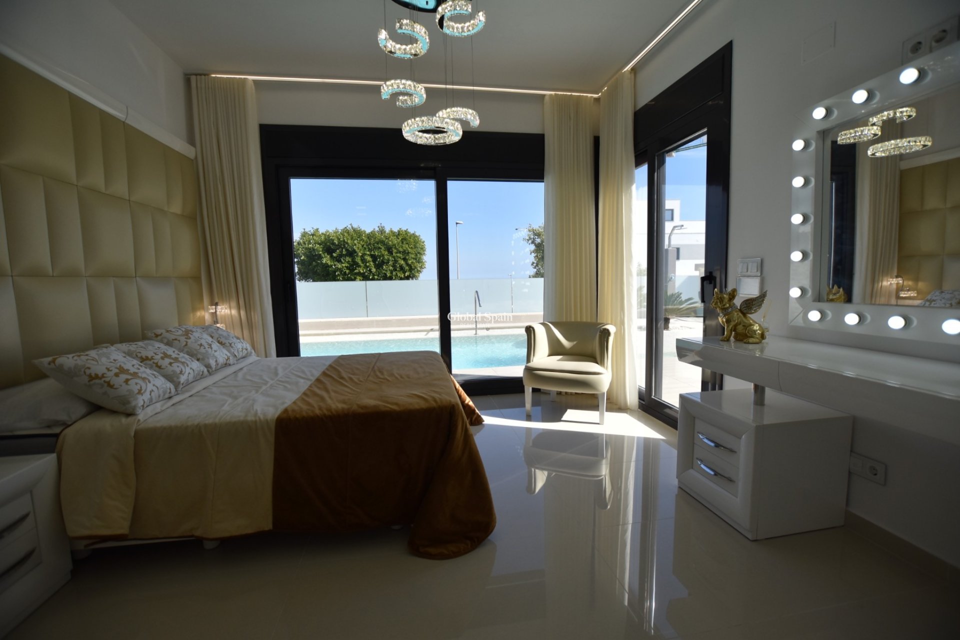 Venta - VILLA -
SAN MIGUEL DE SALINAS - Inland