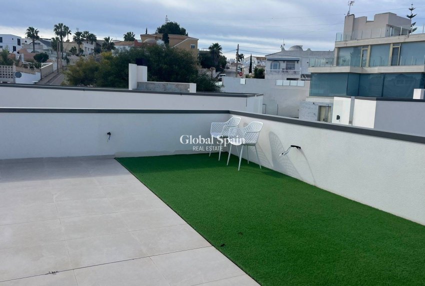 Venta - VILLA -
SAN MIGUEL DE SALINAS - Urbanizacion Blue Lagoon