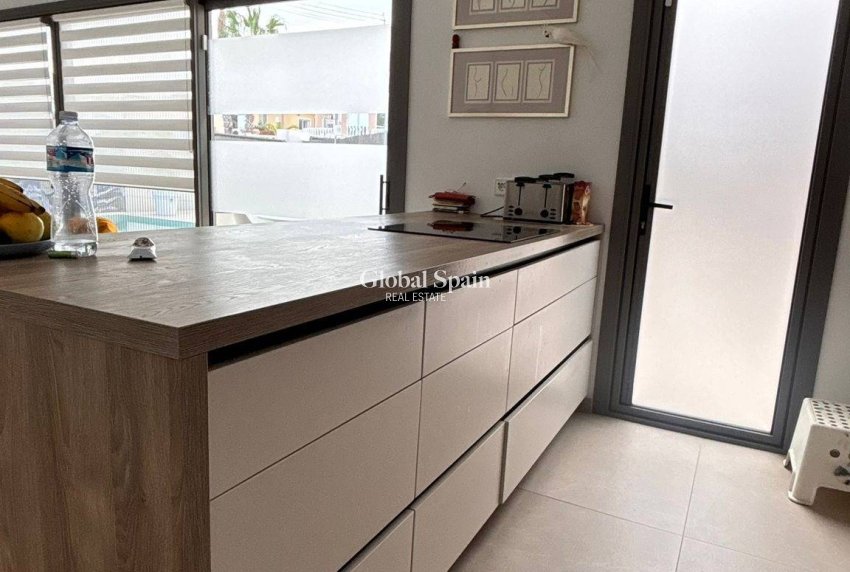 Venta - VILLA -
SAN MIGUEL DE SALINAS - Urbanizacion Blue Lagoon