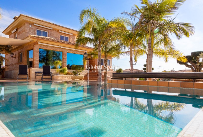 Venta - VILLA -
SAN VICENTE DEL RASPEIG - Inland