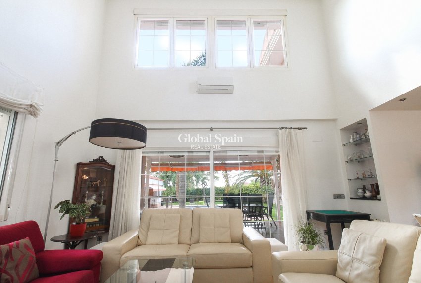 Venta - VILLA -
SAN VICENTE DEL RASPEIG - Inland