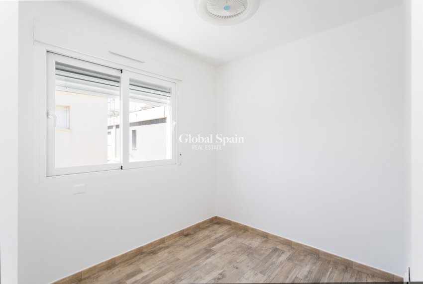 Venta - VILLA -
SANTA POLA - GRAN ALACANT