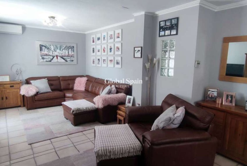 Venta - VILLA -
SAX - Inland