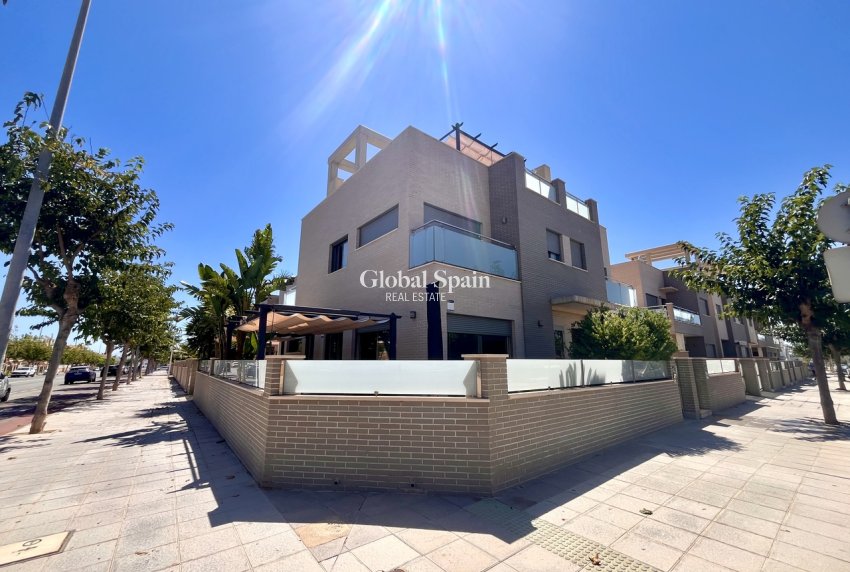 Venta - VILLA -
TORRE DE LA HORADADA - Costa Blanca