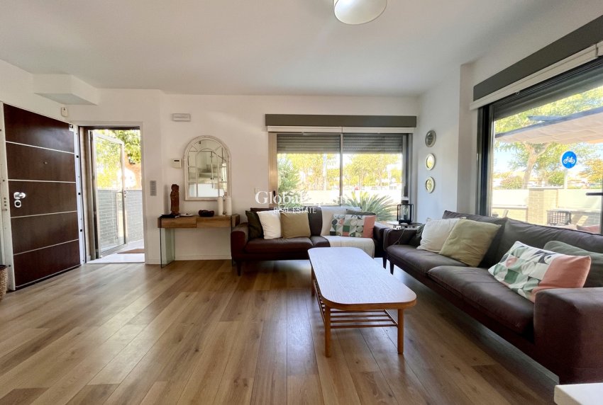 Venta - VILLA -
TORRE DE LA HORADADA - Costa Blanca