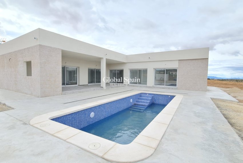 Venta - VILLA -
TORRE DEL RICO - Inland