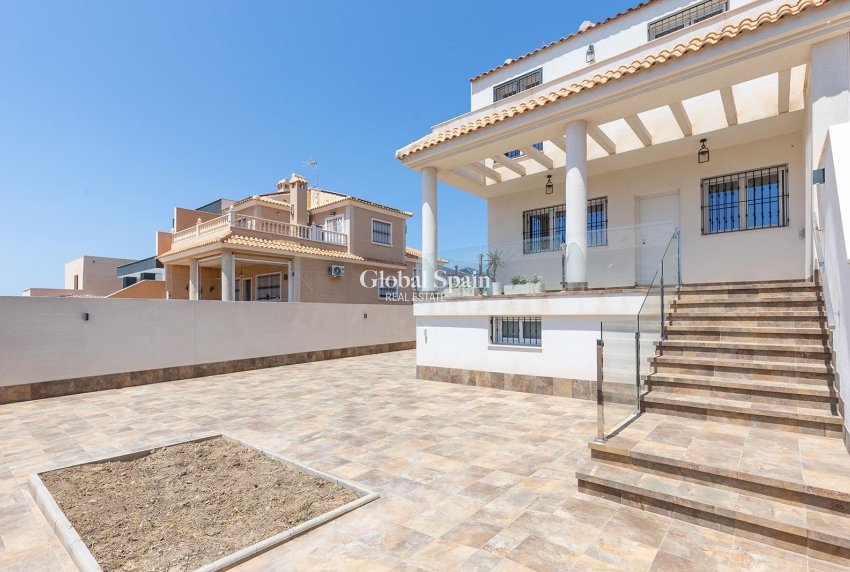 Venta - Villa -
TORREVIEJA - Aguas Nuevas