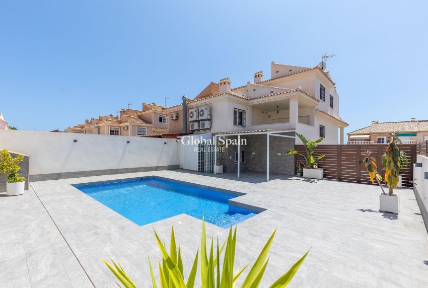 Venta - Villa -
TORREVIEJA - Aguas Nuevas
