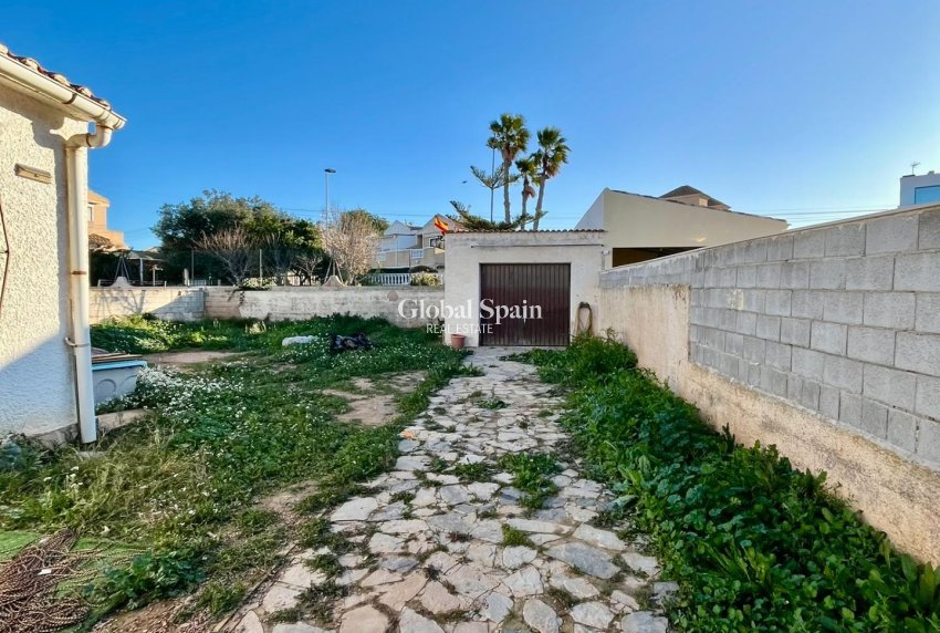 Venta - VILLA -
TORREVIEJA - Aguas Nuevas