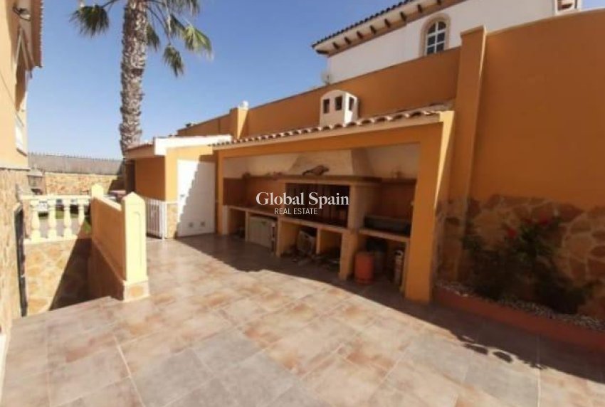 Venta - VILLA -
TORREVIEJA - Aguas Nuevas