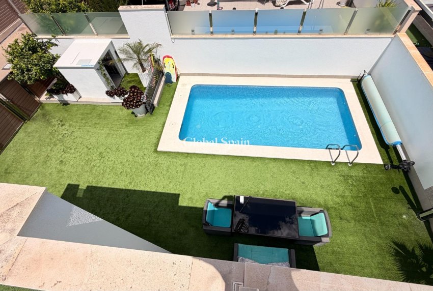 Venta - VILLA -
TORREVIEJA - Aguas Nuevas