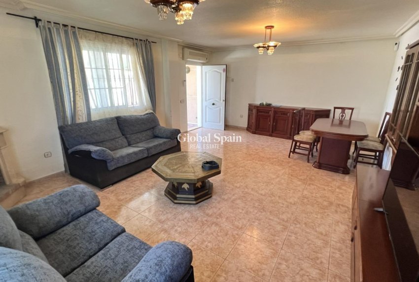 Venta - VILLA -
TORREVIEJA - Aguas Nuevas