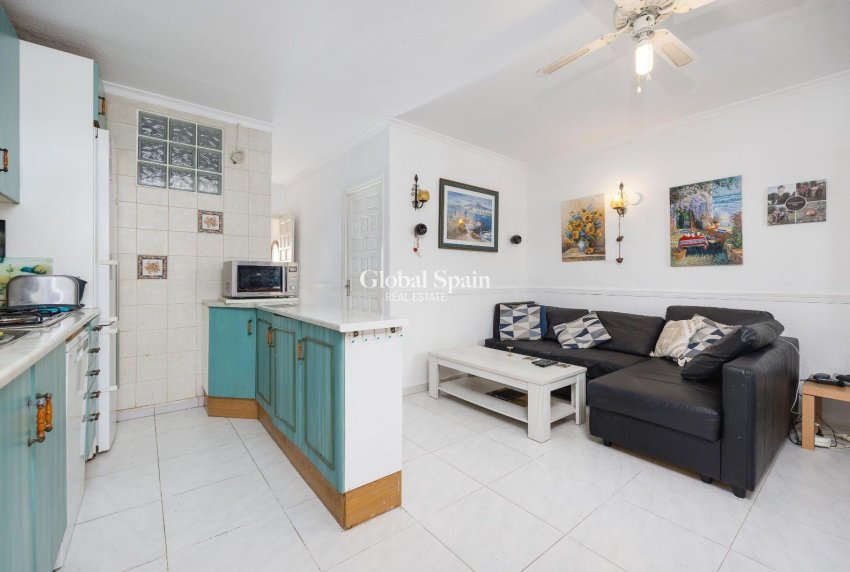 Venta - VILLA -
TORREVIEJA - Calas blanca