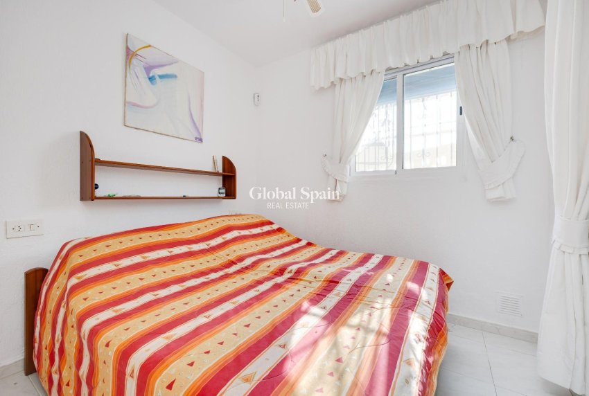 Venta - VILLA -
TORREVIEJA - Calas blanca